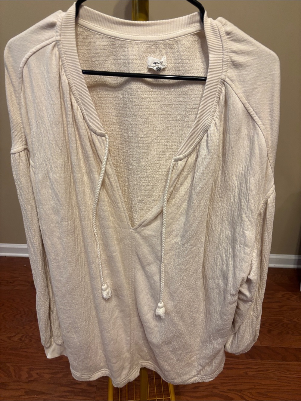 aerie Cream V‑Neck Pullover Hoodie